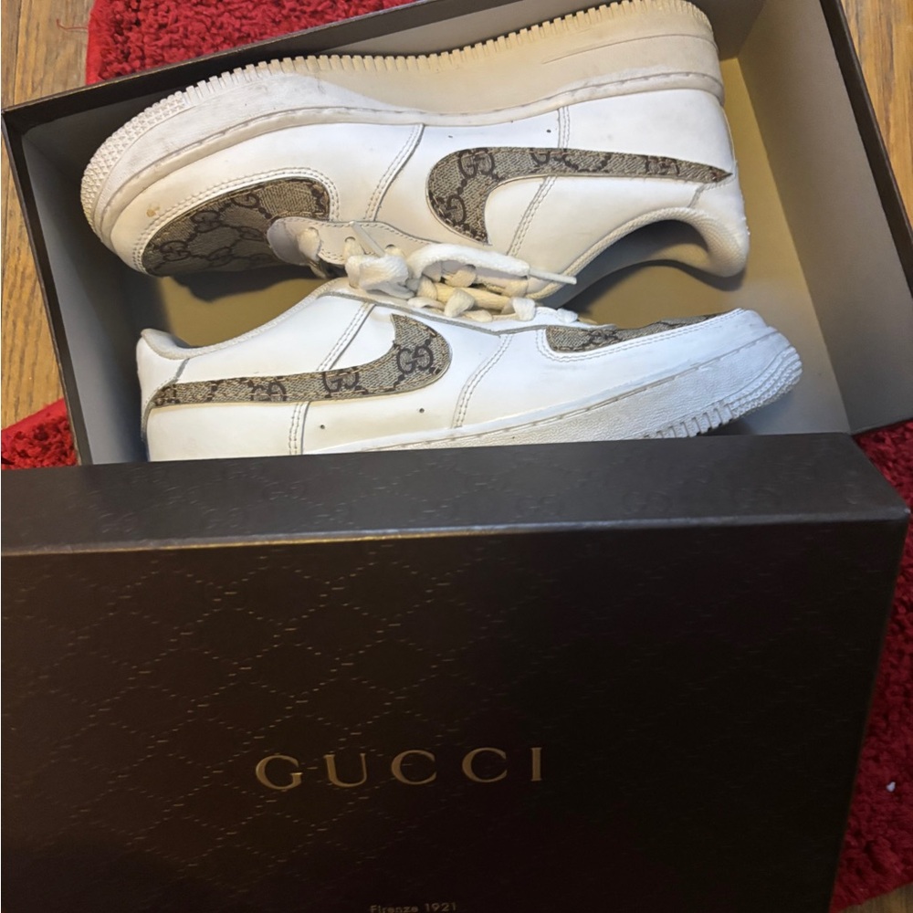 Gucci Cream and Brown Patterned Sneakers